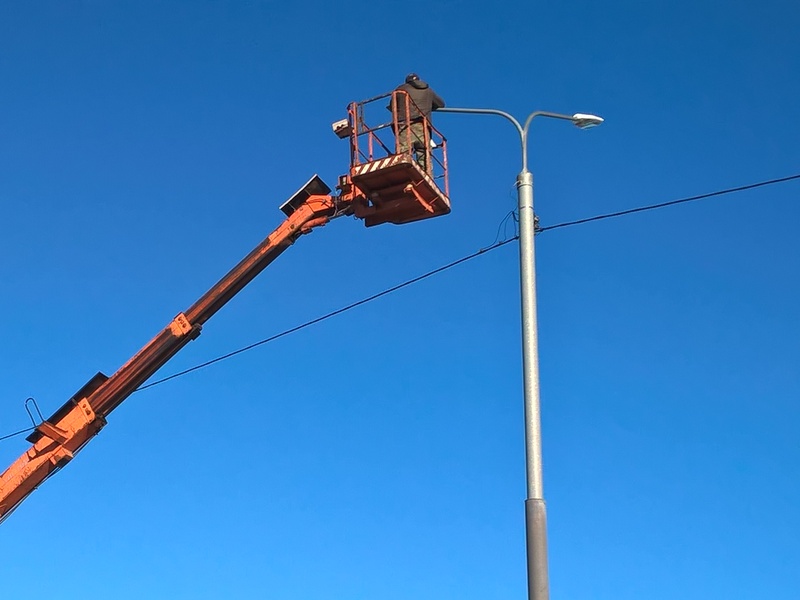 Электромонтажные работы в Магадане